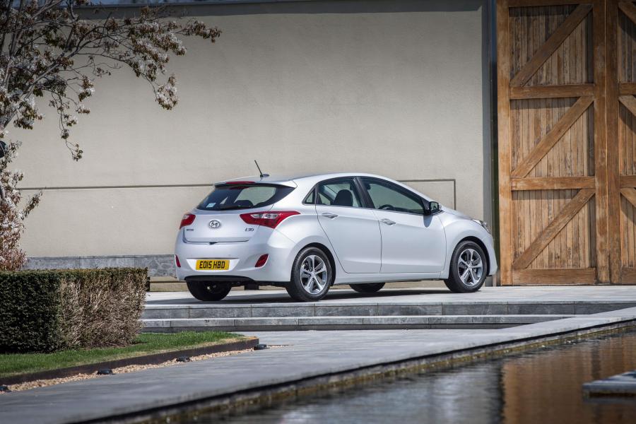  Hyundai i30 5-Door 2015 года  (UK) (фото 2 из 20)